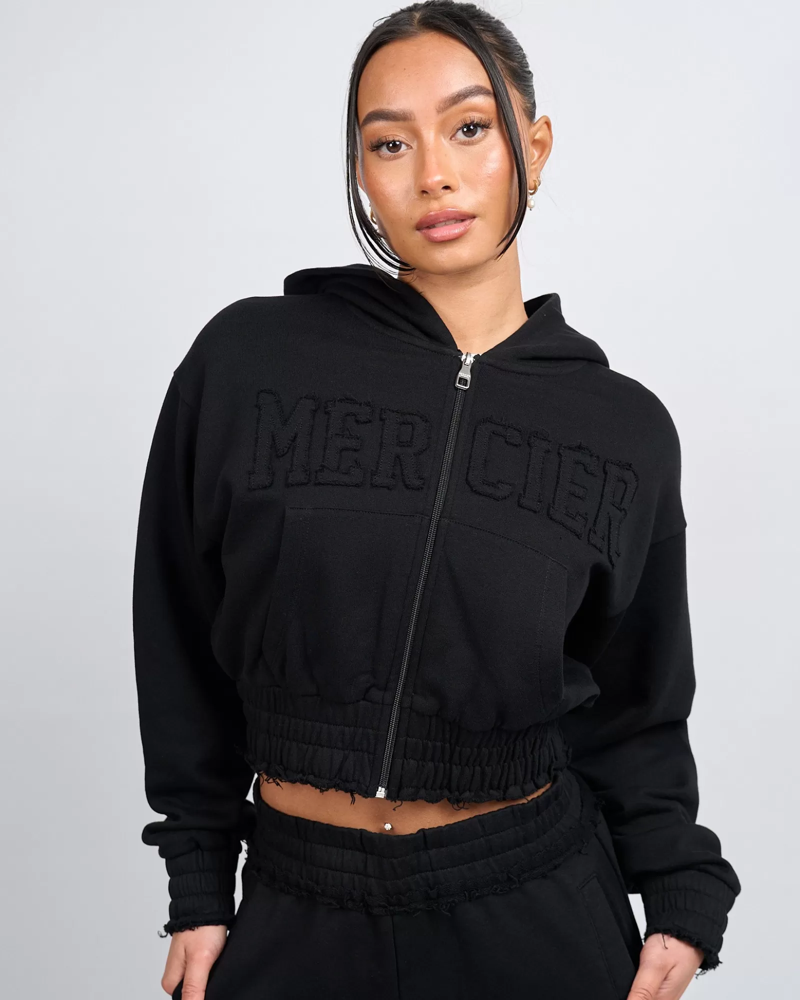 Hoodies Für Damen | Trainingsanzüge Für Damen>Mercier Frauen Schwarz Distressed Cropped Hoodie